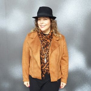 Meet your Posher, Daphne